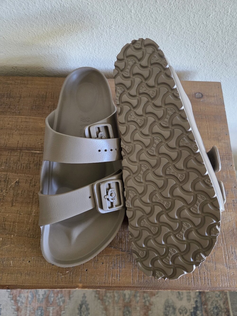 Birkenstock Arizona Essentials Eva Mens Size EU 43/ US Size 10 NWT Gray Taupe - Picture 4 of 8
